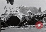 Standbild USS Forrestal Feuer cleanup Golf von Tonkin Vietnam, 1967, aus Sekunde 33 historischem Filmmaterial Videoclip 65675031062