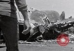 Standbild USS Forrestal Feuer cleanup Golf von Tonkin Vietnam, 1967, aus Sekunde 34 historischem Filmmaterial Videoclip 65675031062