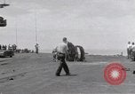 Standbild USS Forrestal Feuer cleanup Golf von Tonkin Vietnam, 1967, aus Sekunde 37 historischem Filmmaterial Videoclip 65675031062
