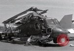 Standbild USS Forrestal Feuer cleanup Golf von Tonkin Vietnam, 1967, aus Sekunde 49 historischem Filmmaterial Videoclip 65675031062
