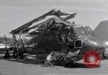 Standbild USS Forrestal Feuer cleanup Golf von Tonkin Vietnam, 1967, aus Sekunde 52 historischem Filmmaterial Videoclip 65675031062