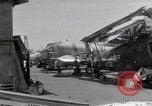 Standbild USS Forrestal Feuer cleanup Golf von Tonkin Vietnam, 1967, aus Sekunde 55 historischem Filmmaterial Videoclip 65675031062