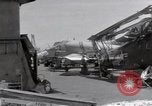 Standbild USS Forrestal Feuer cleanup Golf von Tonkin Vietnam, 1967, aus Sekunde 56 historischem Filmmaterial Videoclip 65675031062