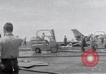 Standbild USS Forrestal Schäden durch Brand Golf von Tonkin Vietnam, 1967, aus Sekunde 11 historischem Filmmaterial Videoclip 65675031063
