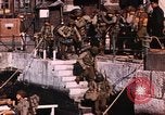 Immagine di Sbarco in Normandia corre a secco Weymouth Inghilterra, 1944, secondo 60 filmato di repertorio 65675031065