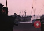 Standbild Allied Schiff Konvoi Vereinigtes Königreich, 1944, aus Sekunde 18 historischem Filmmaterial Videoclip 65675031066