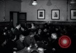 Standbild Juden Notunterkünfte London England, 1938, aus Sekunde 3 historischem Filmmaterial Videoclip 65675031073