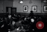 Standbild Juden Notunterkünfte London England, 1938, aus Sekunde 6 historischem Filmmaterial Videoclip 65675031073