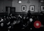 Standbild Juden Notunterkünfte London England, 1938, aus Sekunde 16 historischem Filmmaterial Videoclip 65675031073