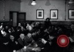 Standbild Juden Notunterkünfte London England, 1938, aus Sekunde 26 historischem Filmmaterial Videoclip 65675031073