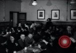 Standbild Juden Notunterkünfte London England, 1938, aus Sekunde 27 historischem Filmmaterial Videoclip 65675031073