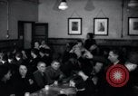 Standbild Juden Notunterkünfte London England, 1938, aus Sekunde 29 historischem Filmmaterial Videoclip 65675031073