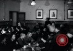 Standbild Juden Notunterkünfte London England, 1938, aus Sekunde 30 historischem Filmmaterial Videoclip 65675031073