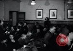 Standbild Juden Notunterkünfte London England, 1938, aus Sekunde 35 historischem Filmmaterial Videoclip 65675031073