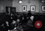 Standbild Juden Notunterkünfte London England, 1938, aus Sekunde 36 historischem Filmmaterial Videoclip 65675031073