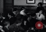 Standbild Juden Notunterkünfte London England, 1938, aus Sekunde 45 historischem Filmmaterial Videoclip 65675031073