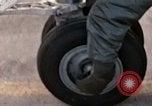 Standbild F-4E Flugzeug und Besatzung Vorbereitung und Start von Air Base Ramstein Ramstein Deutschland, 1969, aus Sekunde 14 historischem Filmmaterial Videoclip 65675031085