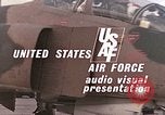 Standbild F-4E Flugzeug und Besatzung Vorbereitung und Start von Air Base Ramstein Ramstein Deutschland, 1969, aus Sekunde 20 historischem Filmmaterial Videoclip 65675031085