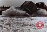 Standbild sowjetischen schwimmende Brücke Sowjetunion, 1969, aus Sekunde 9 historischem Filmmaterial Videoclip 65675031093