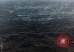 Standbild sowjetische Panzer und Hubschrauber Sowjetunion, 1969, aus Sekunde 3 historischem Filmmaterial Videoclip 65675031094