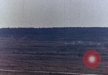 Standbild sowjetische Panzer und Hubschrauber Sowjetunion, 1969, aus Sekunde 23 historischem Filmmaterial Videoclip 65675031094