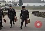 Standbild HQ USAFE Wiesbaden Deutschland, 1969, aus Sekunde 25 historischem Filmmaterial Videoclip 65675031096