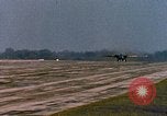 Standbild 79th Tactical Fighter Squadron an RAF Upper Heyford England, 1972, aus Sekunde 5 historischem Filmmaterial Videoclip 65675031100