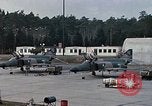 Immagine di F-4 Phantom squadron scramble Europa, 1969, secondo 7 filmato di repertorio 65675031106