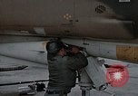 Immagine di F-4 Phantom squadron scramble Europa, 1969, secondo 49 filmato di repertorio 65675031106