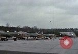 Immagine di F-4 Phantom squadron scramble Europa, 1969, secondo 56 filmato di repertorio 65675031106