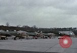 Immagine di F-4 Phantom squadron scramble Europa, 1969, secondo 60 filmato di repertorio 65675031106