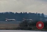 Immagine di Due F-4D fantasmi in missione Europa, 1969, secondo 11 filmato di repertorio 65675031107