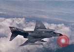 Immagine di Due F-4D fantasmi in missione Europa, 1969, secondo 42 filmato di repertorio 65675031107