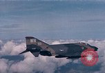 Immagine di Due F-4D fantasmi in missione Europa, 1969, secondo 47 filmato di repertorio 65675031107