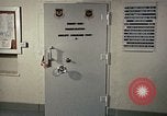 Immagine di USAFE-MAC centro di controllo Kaiserslautern in Germania, 1969, secondo 15 filmato di repertorio 65675031108