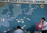 Immagine di USAFE-MAC centro di controllo Kaiserslautern in Germania, 1969, secondo 28 filmato di repertorio 65675031108