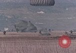 Immagine di US Army paracadutisti Europa, 1969, secondo 14 filmato di repertorio 65675031110