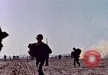 Immagine di US Army paracadutisti Europa, 1969, secondo 21 filmato di repertorio 65675031110