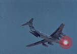 Immagine di C-130 e C-141 Europa, 1969, secondo 5 filmato di repertorio 65675031111