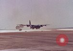 Immagine di C-130 e C-141 Europa, 1969, secondo 23 filmato di repertorio 65675031111