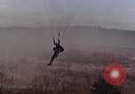 Immagine di US Army paracadutisti Europa, 1969, secondo 7 filmato di repertorio 65675031113