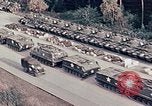 Immagine di Esercito degli Stati Uniti le colonne del serbatoio Europa, 1969, secondo 6 filmato di repertorio 65675031115