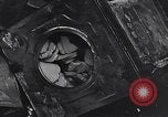 Standbild kommunistischen Essen Cache Malaya, 1959, aus Sekunde 10 historischem Filmmaterial Videoclip 65675031125
