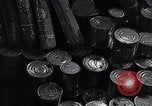 Standbild kommunistischen Essen Cache Malaya, 1959, aus Sekunde 19 historischem Filmmaterial Videoclip 65675031125