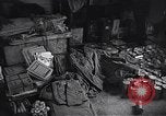 Standbild kommunistischen Essen Cache Malaya, 1959, aus Sekunde 24 historischem Filmmaterial Videoclip 65675031125