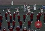 Standbild der Stanford University Band und Fußball-Spiel Palo Alto California USA, 1976, aus Sekunde 26 historischem Filmmaterial Videoclip 65675031127