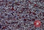 Standbild der Stanford University Band und Fußball-Spiel Palo Alto California USA, 1976, aus Sekunde 53 historischem Filmmaterial Videoclip 65675031127