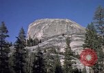 Immagine di Yosemite Valley Mariposa California USA, 1976, secondo 46 filmato di repertorio 65675031133