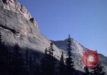 Immagine di Yosemite Valley Mariposa California USA, 1976, secondo 58 filmato di repertorio 65675031133