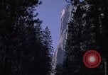 Standbild El Capitan Southeast face Mariposa California USA, 1976, aus Sekunde 7 historischem Filmmaterial Videoclip 65675031134